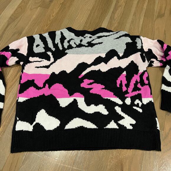 John + Jenn Sweater in Size Medium - Picture 5 of 5